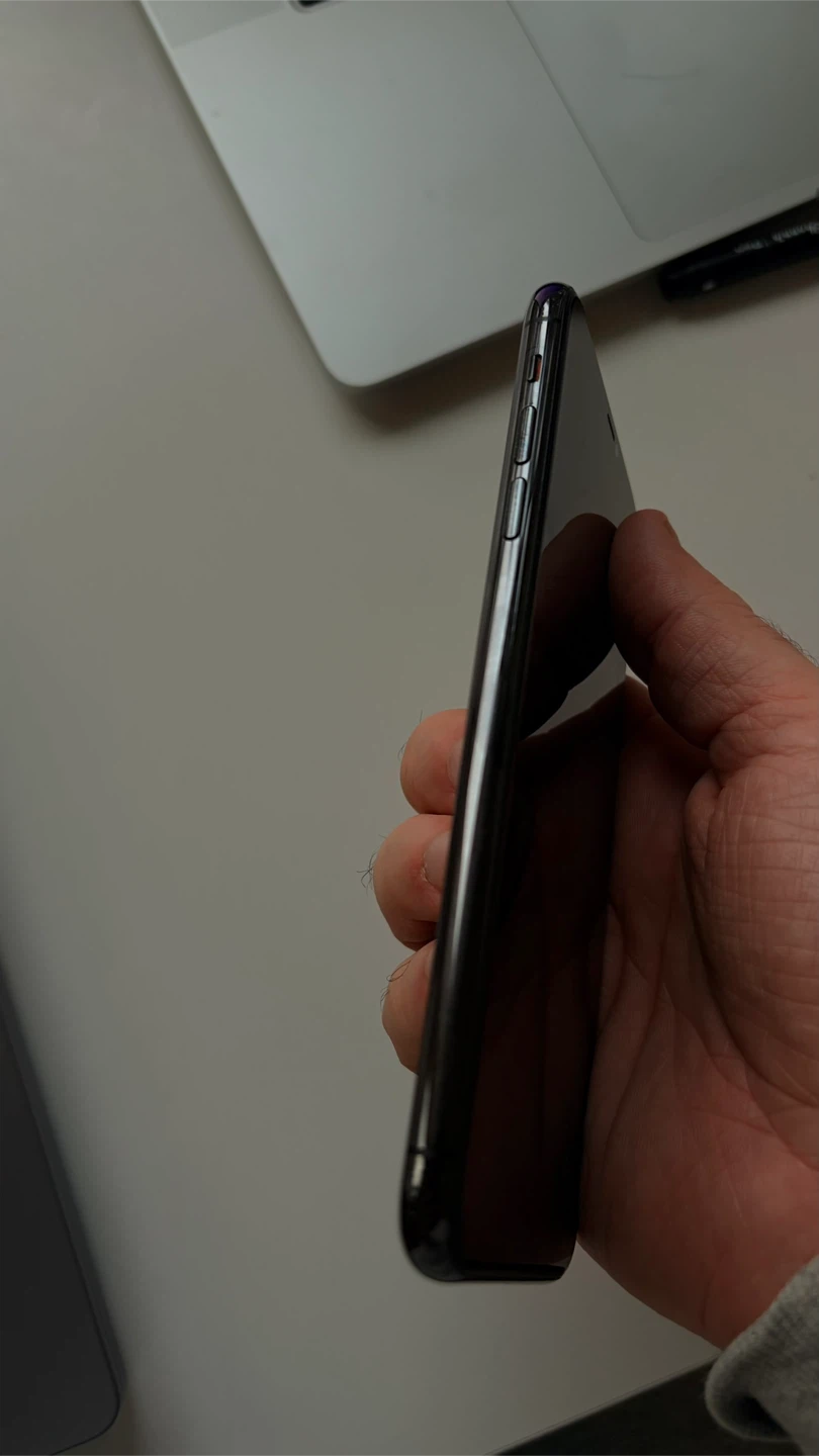 Apple iPhone 11 Pro Max - photo 4