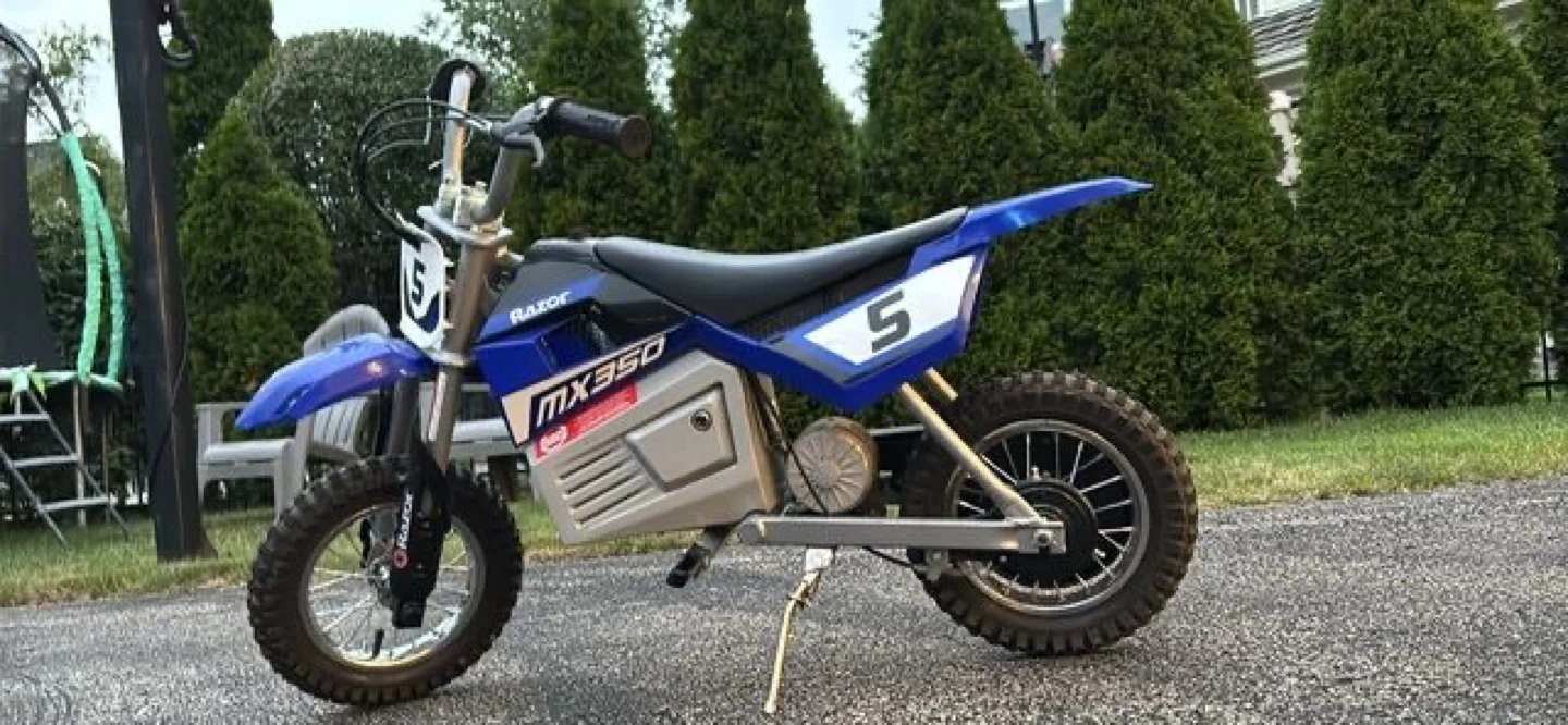 Razor MX350 Dirt Rocket Ride-On Bike - photo 2