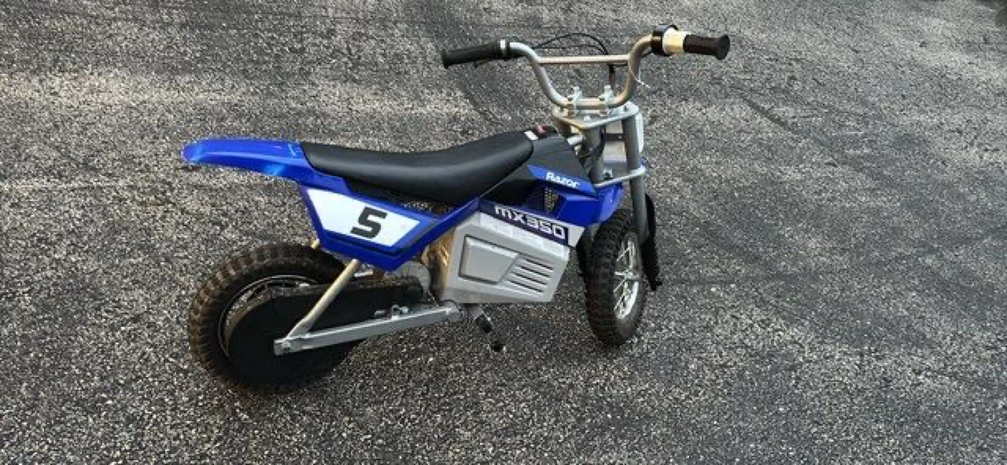 Razor MX350 Dirt Rocket Ride-On Bike