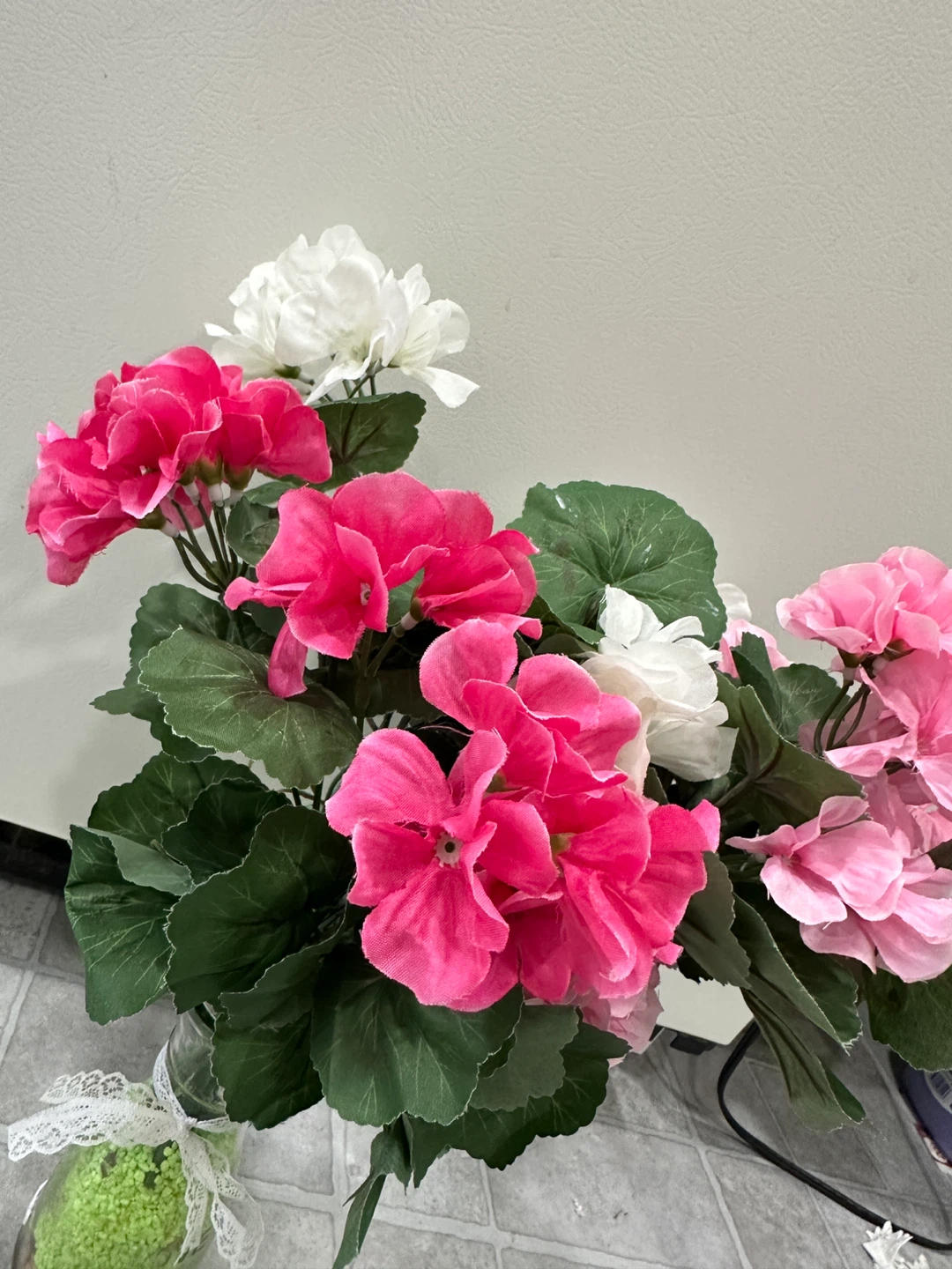🥕 Pink & White Artificial Flower Bouquet - photo 2