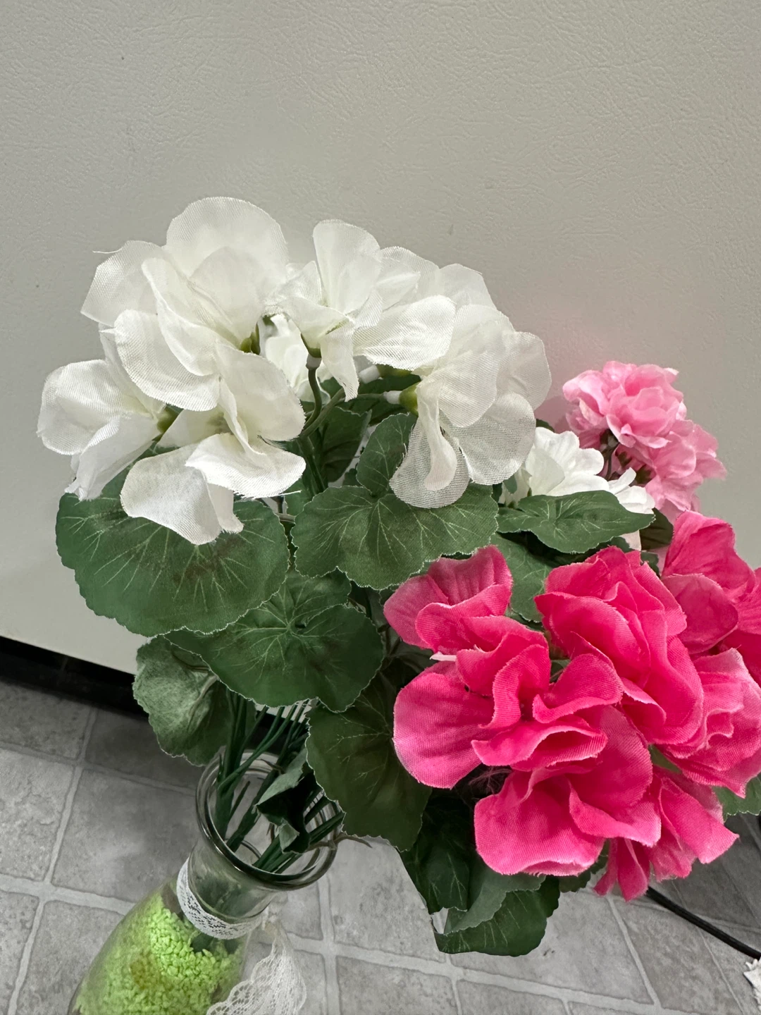🥕 Pink & White Artificial Flower Bouquet - photo 4
