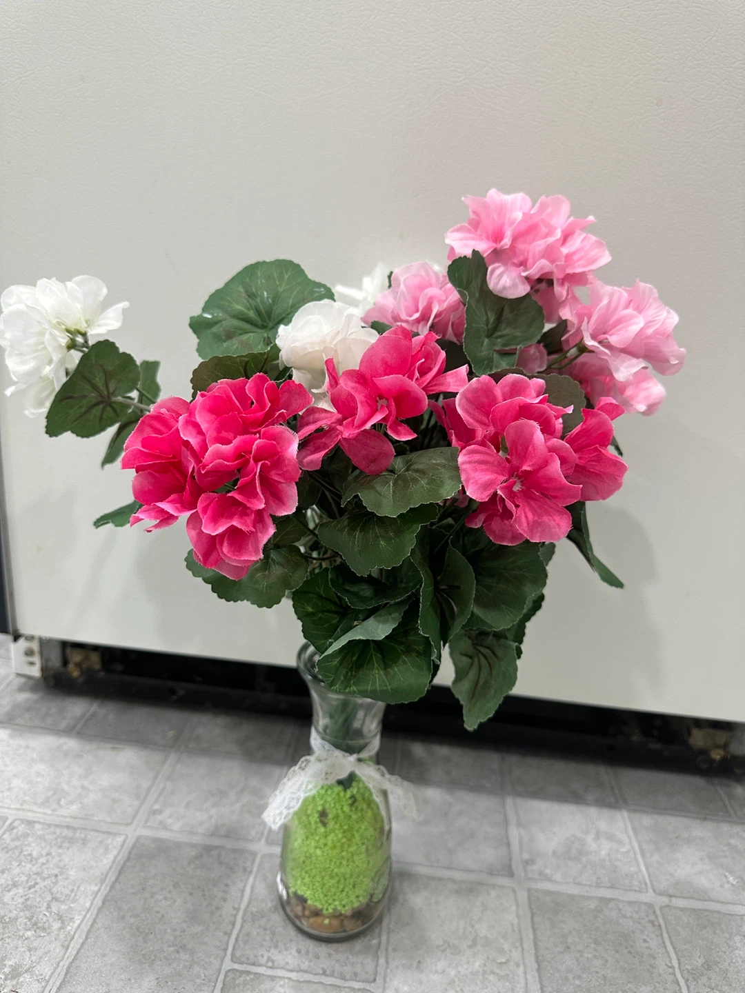 🥕 Pink & White Artificial Flower Bouquet