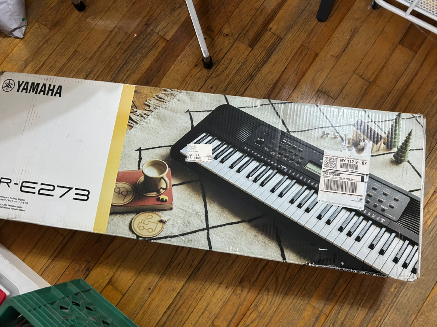 Yamaha PSR-E273 61-Key Portable Keyboard - New in Box! - photo 2