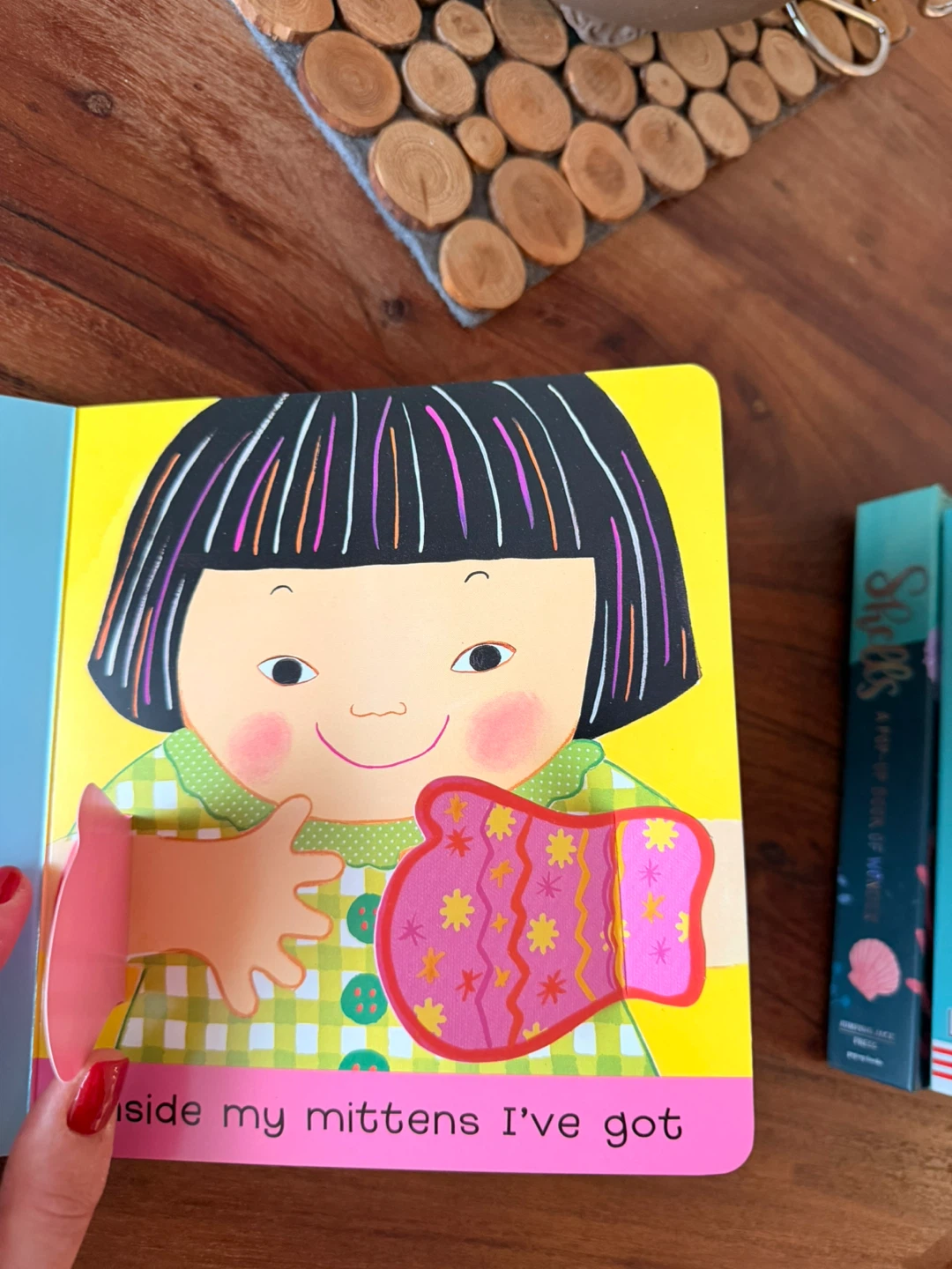 Toes, Ears, & Nose! Lift-the-Flap Book🏆 - photo 2