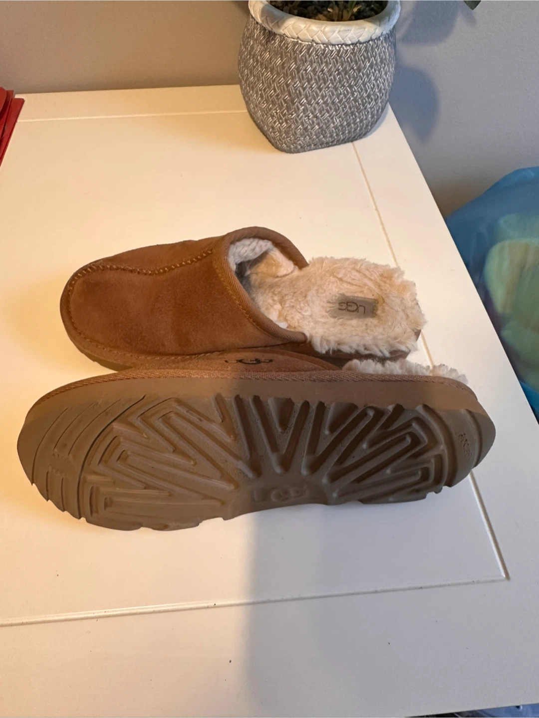 Kids UGG slippers size 2 - photo 4