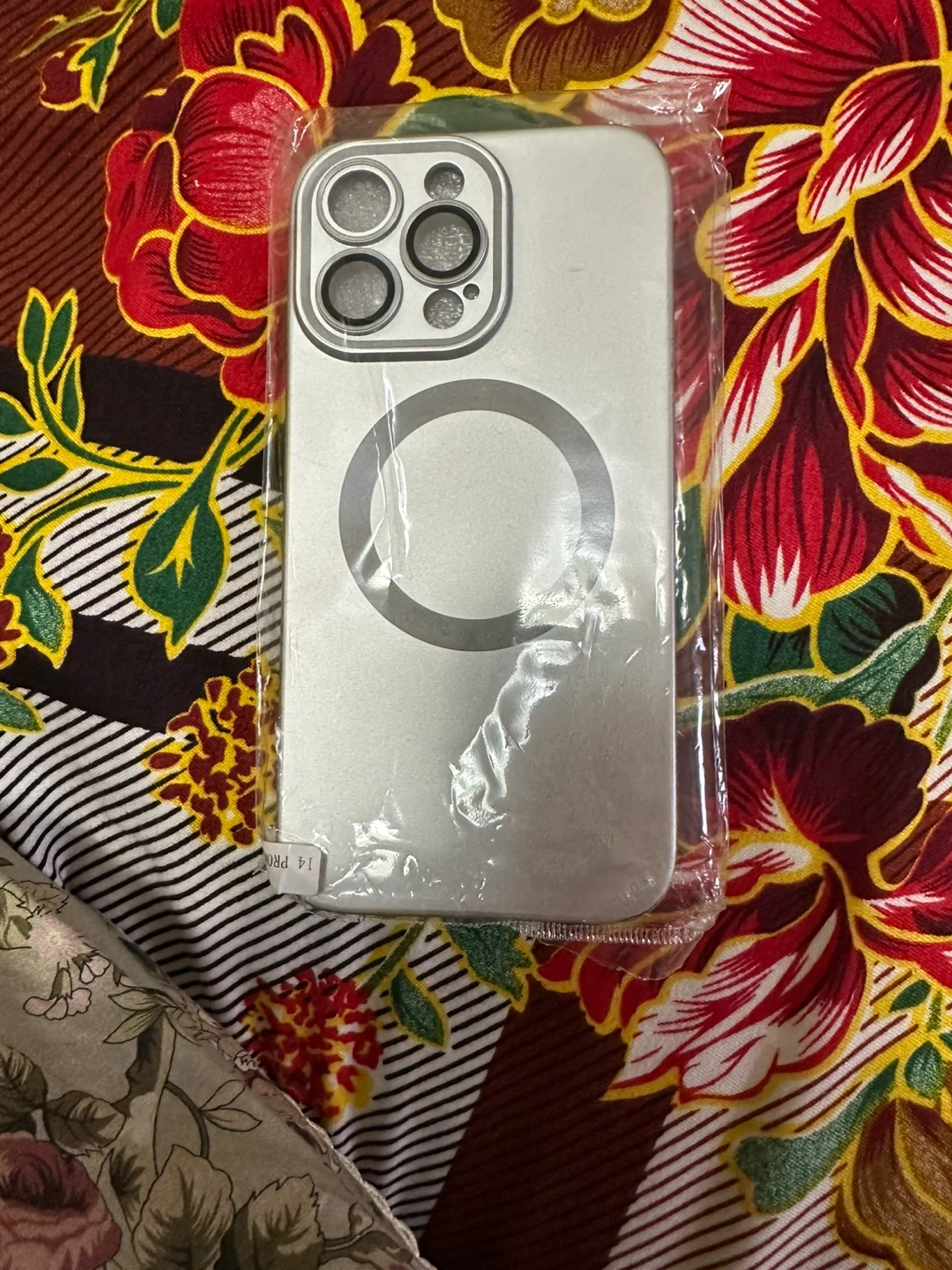 New Silver iPhone 14 Pro Case