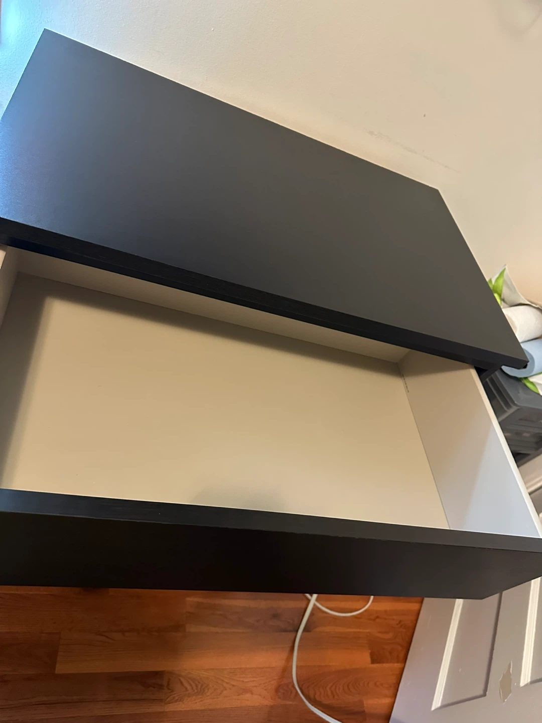 4-Drawer black dresser - photo 3
