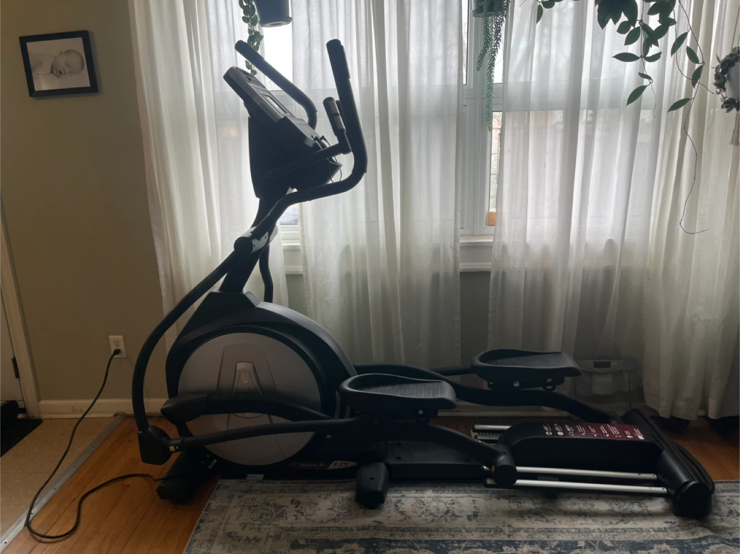 SOLE E35 Elliptical Machine