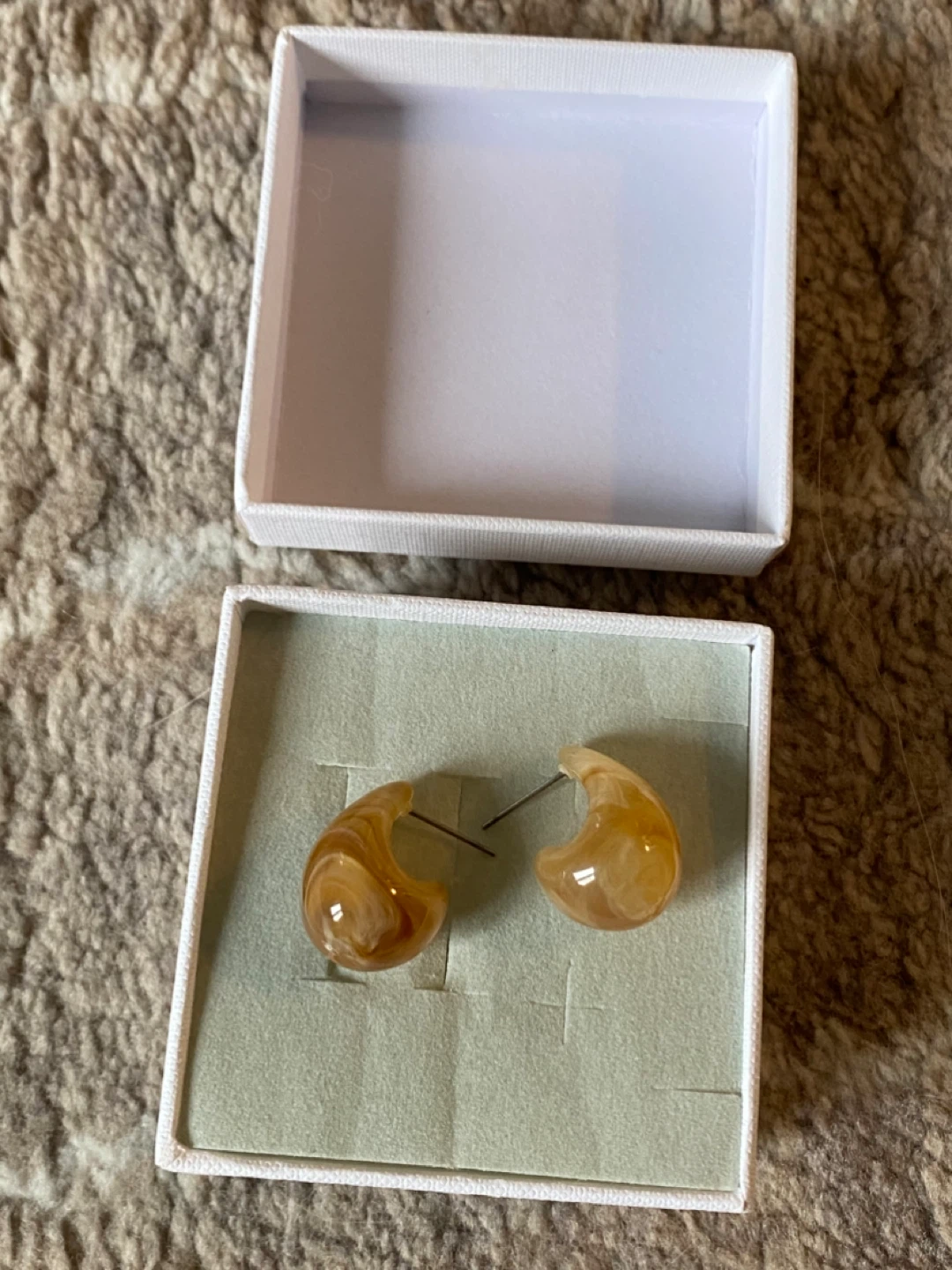 Resin Amber Stud Earrings - photo 2
