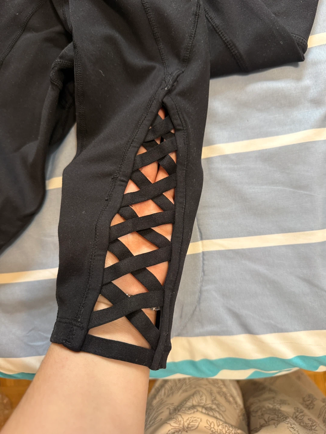 Lululemon Black Leggings - Size 4 - photo 5