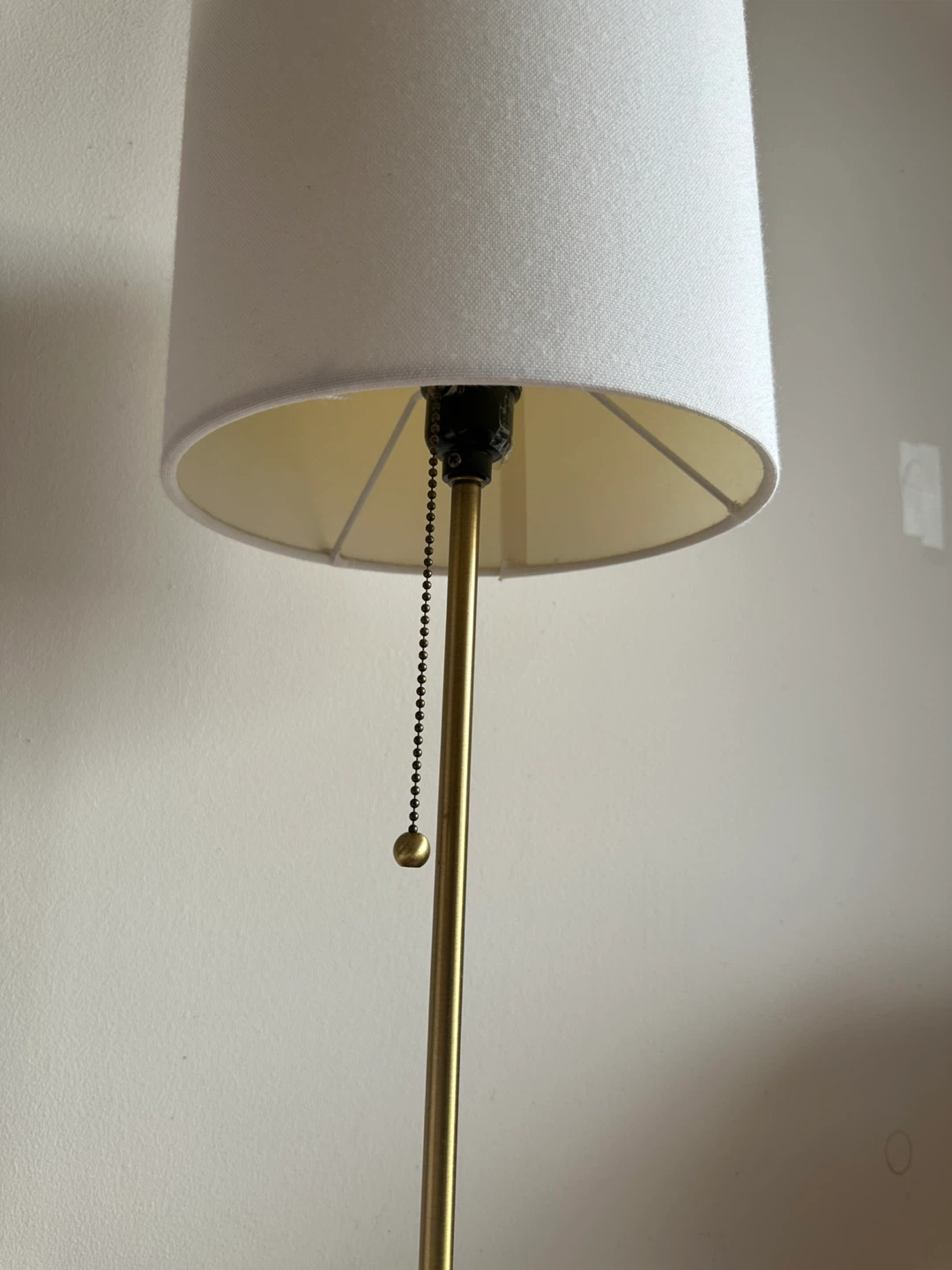 Moving Sale!! White & Gold Accent Lamp - 22" Tall - photo 3