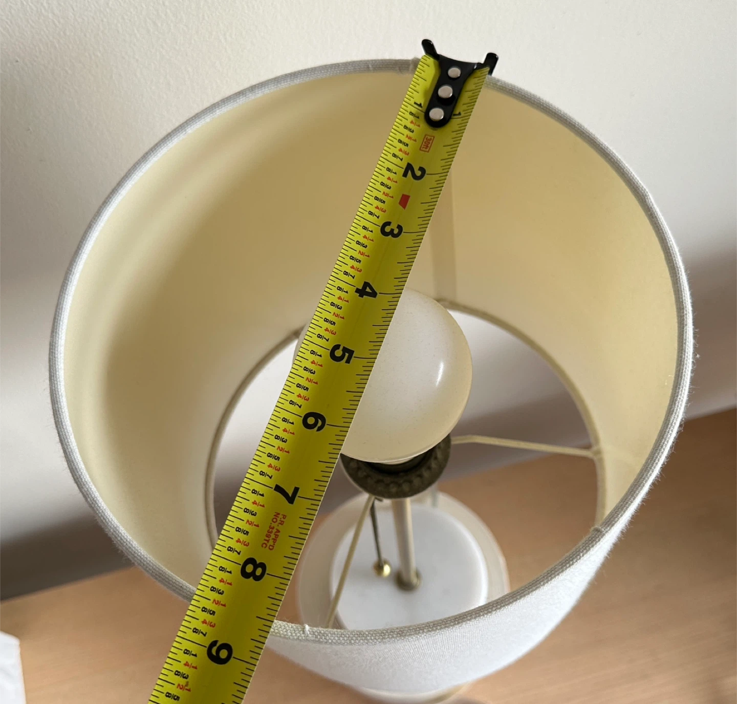 Moving Sale!! White & Gold Accent Lamp - 22" Tall - photo 4