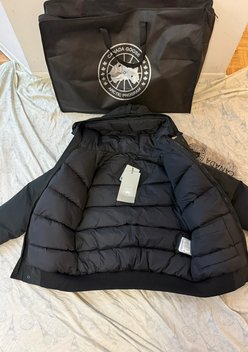 Canada Goose Bomber Jacket - Size M/M - Black - photo 3