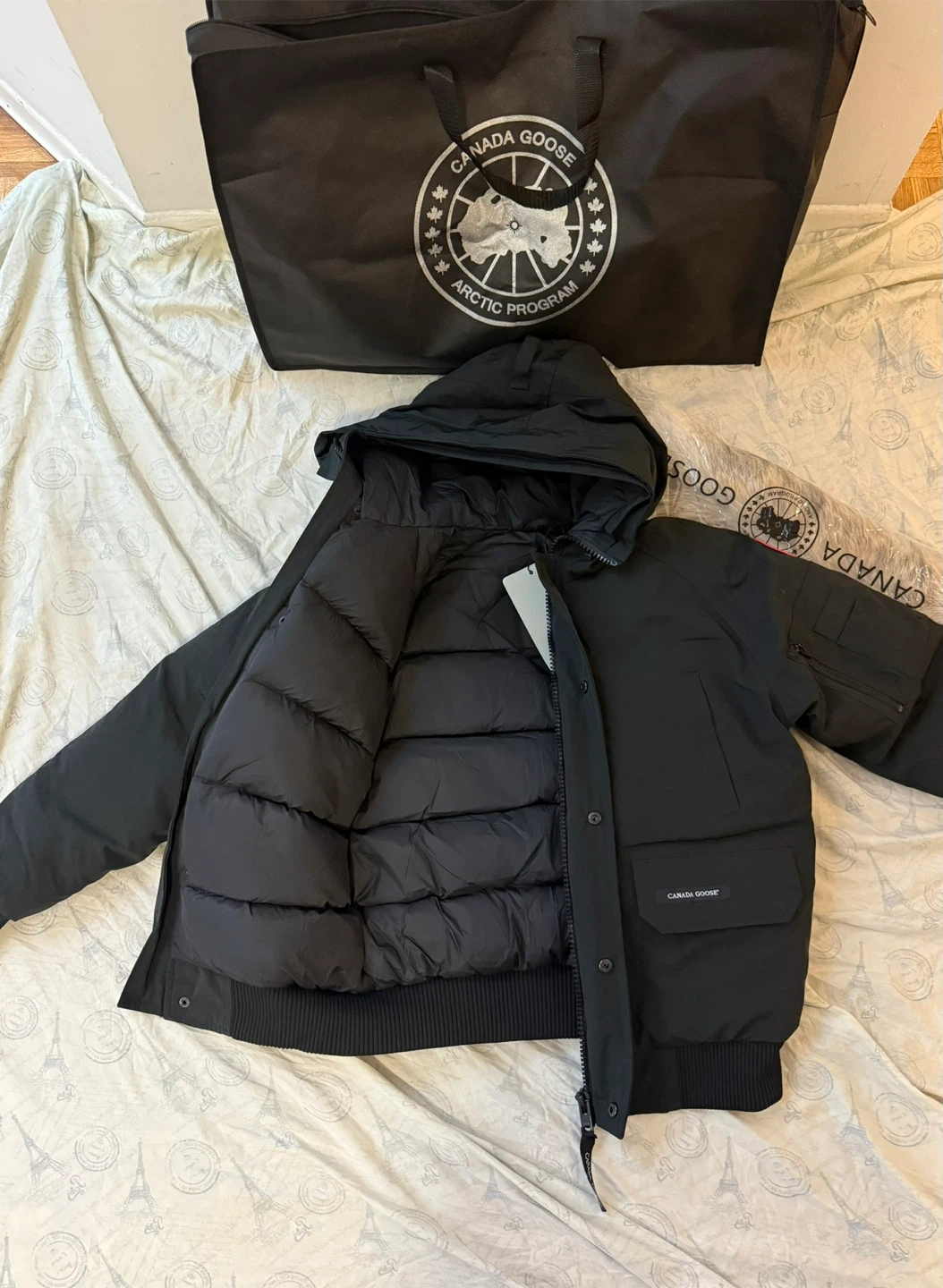 Canada Goose Bomber Jacket - Size M/M - Black - photo 2