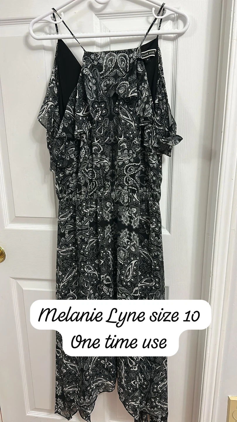 Melanie Lyne Size 10 - Like New!