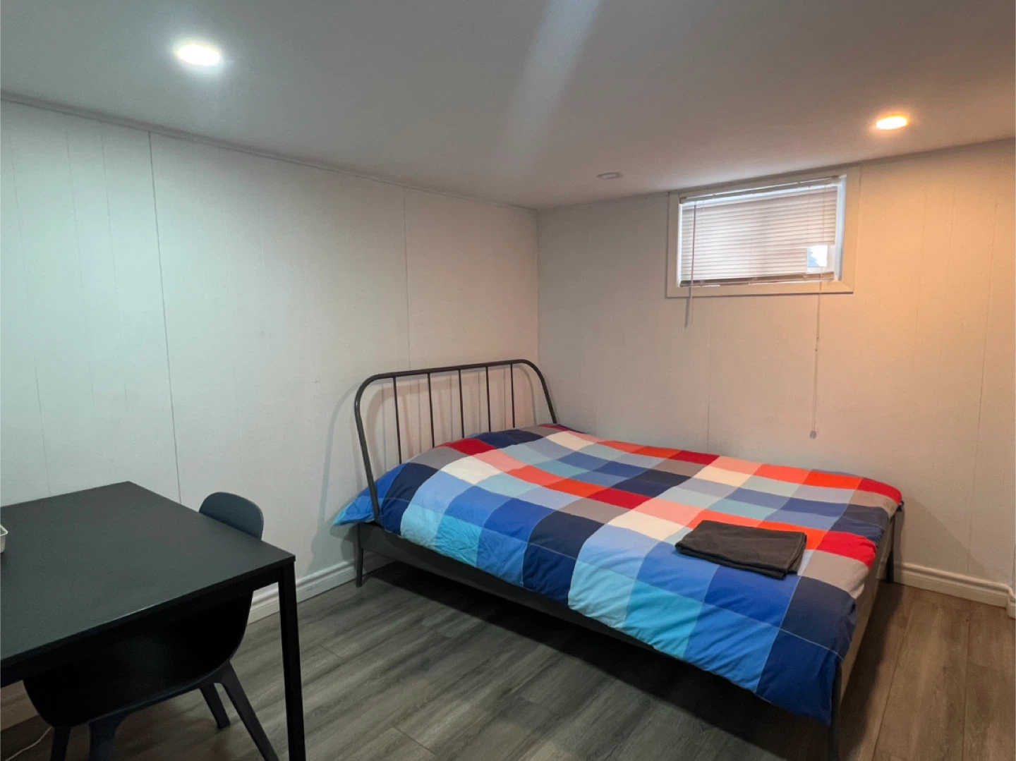 Two rooms for rent step subway Line1&4