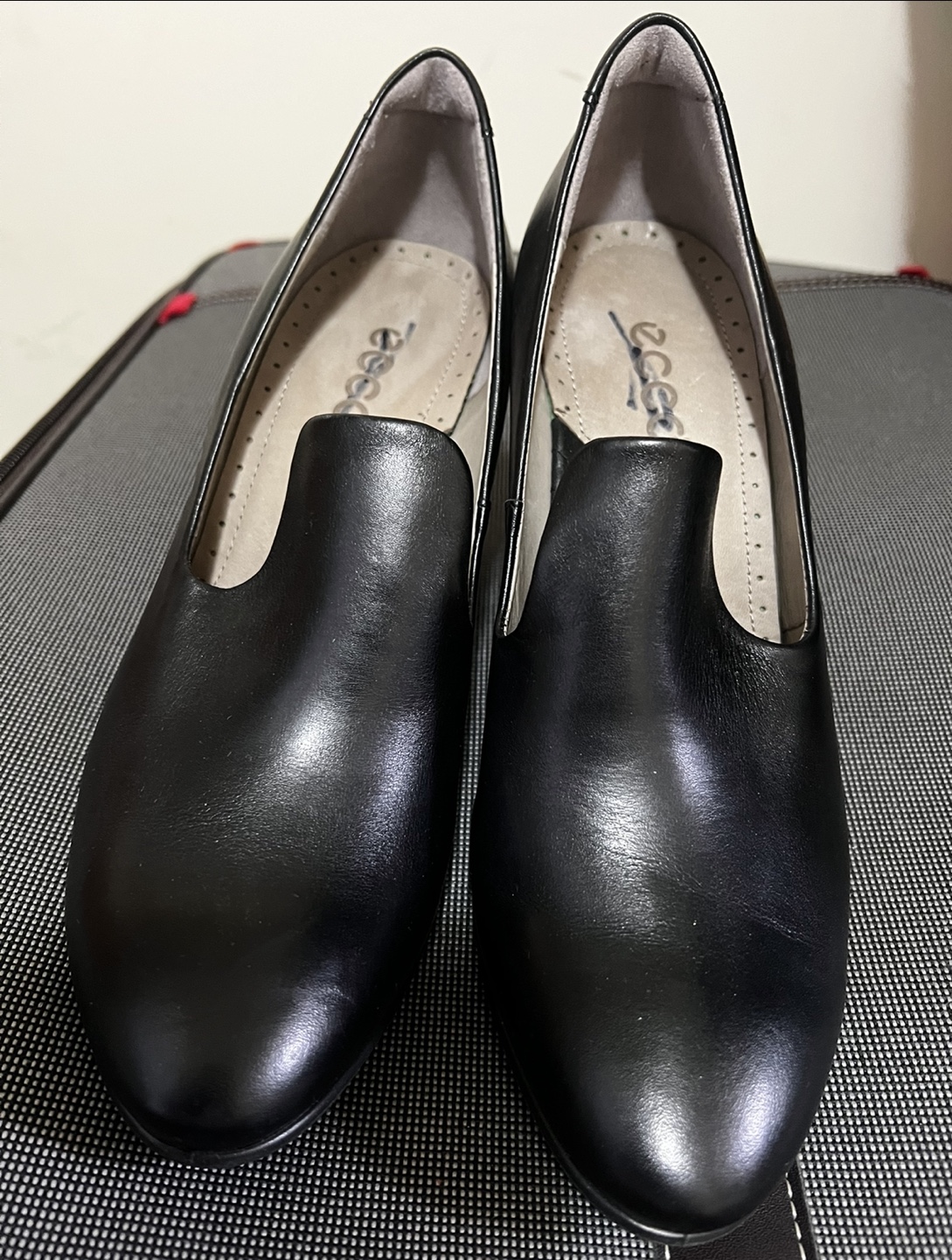 Brand New-Ecco Black Leather Heels - Size 38