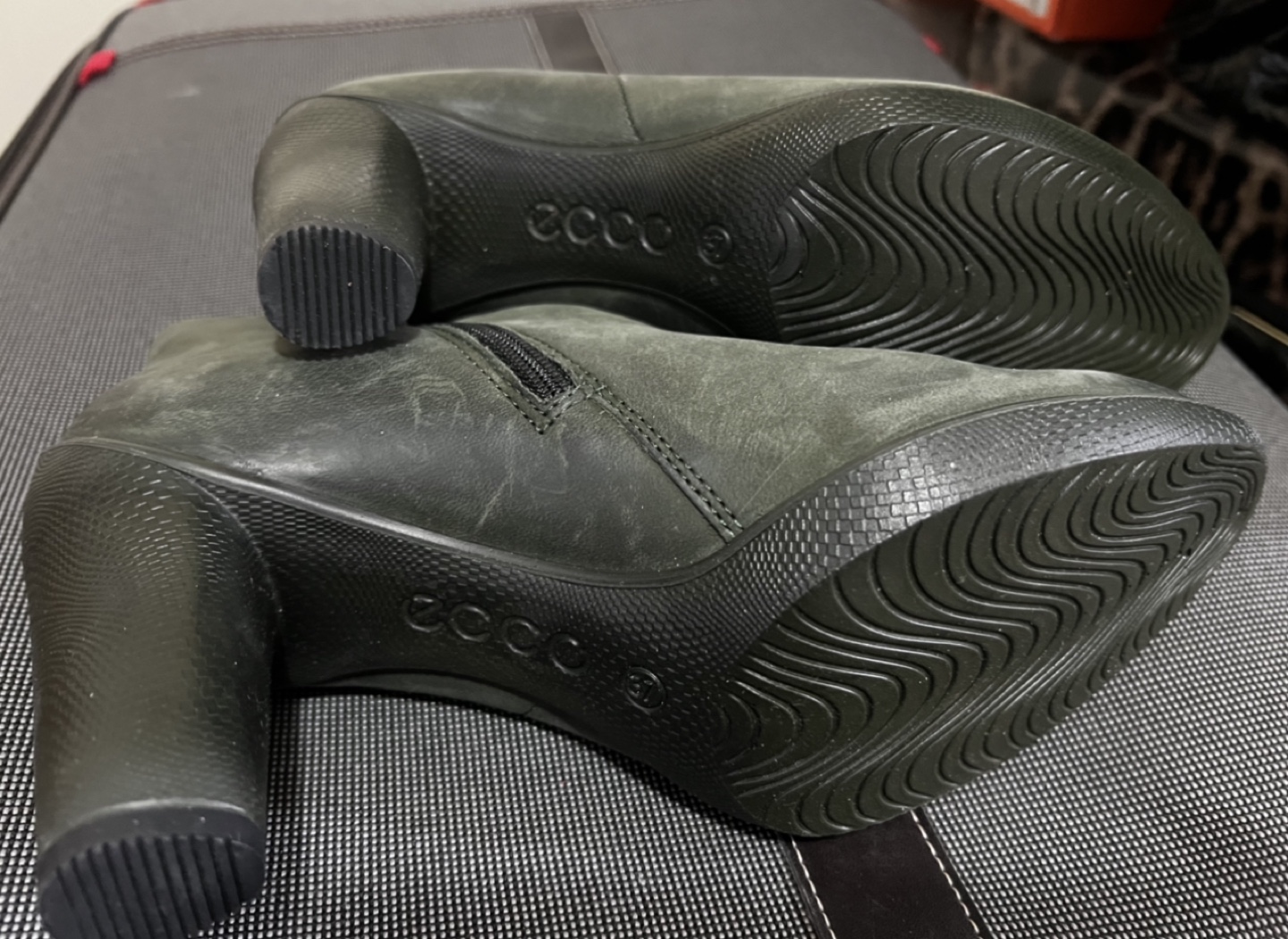 Ecco Black Leather Ankle Boots - size 37 - photo 3