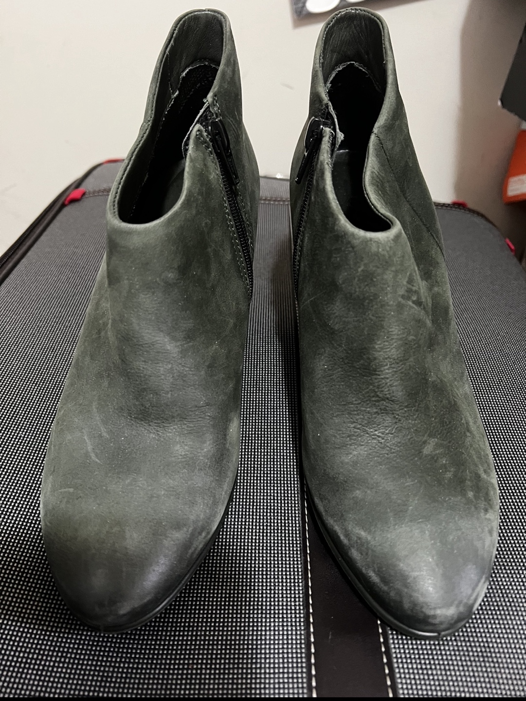 Ecco Black Leather Ankle Boots - size 37