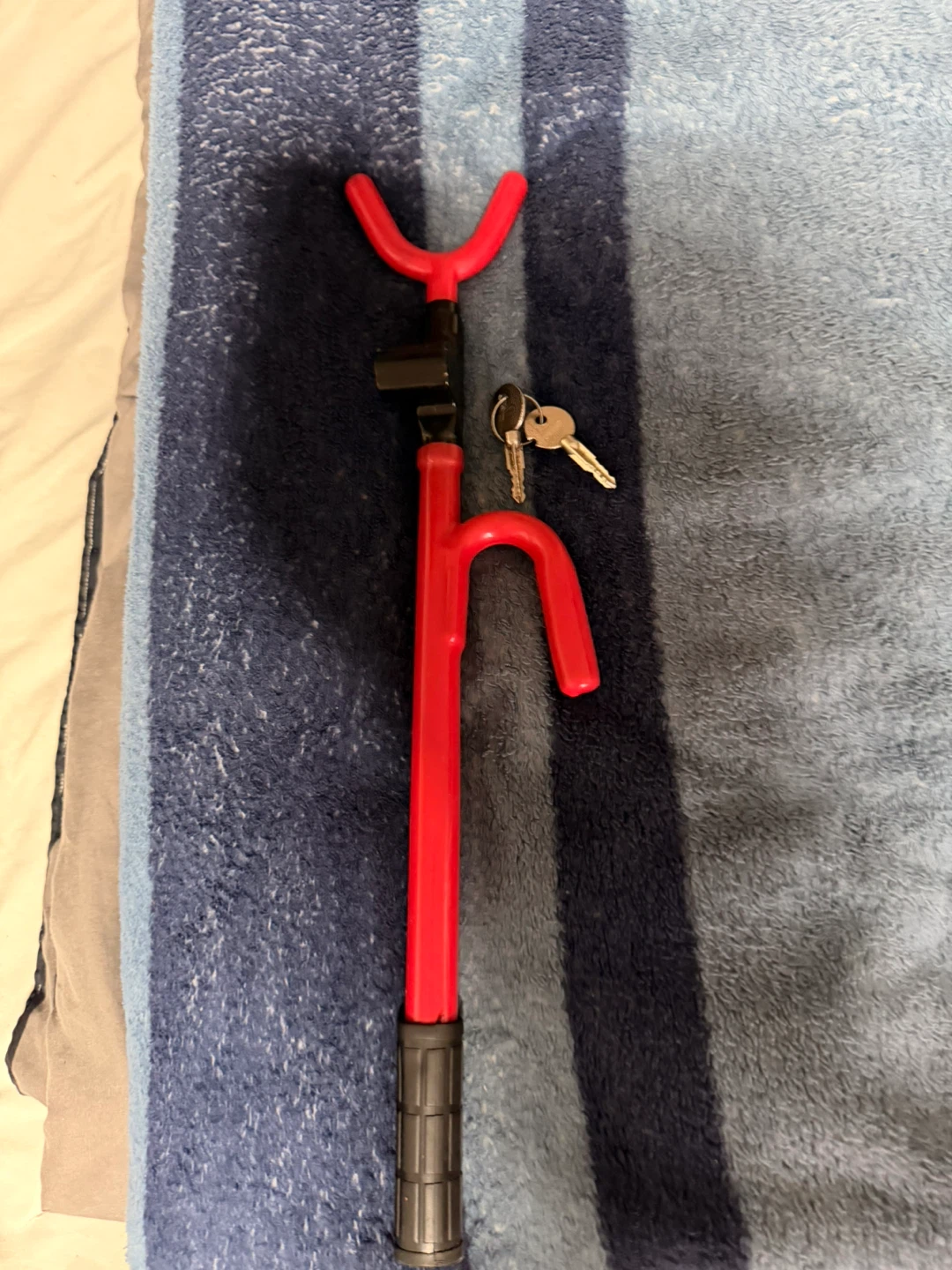 The Club Steering Wheel Lock - Red - photo 3