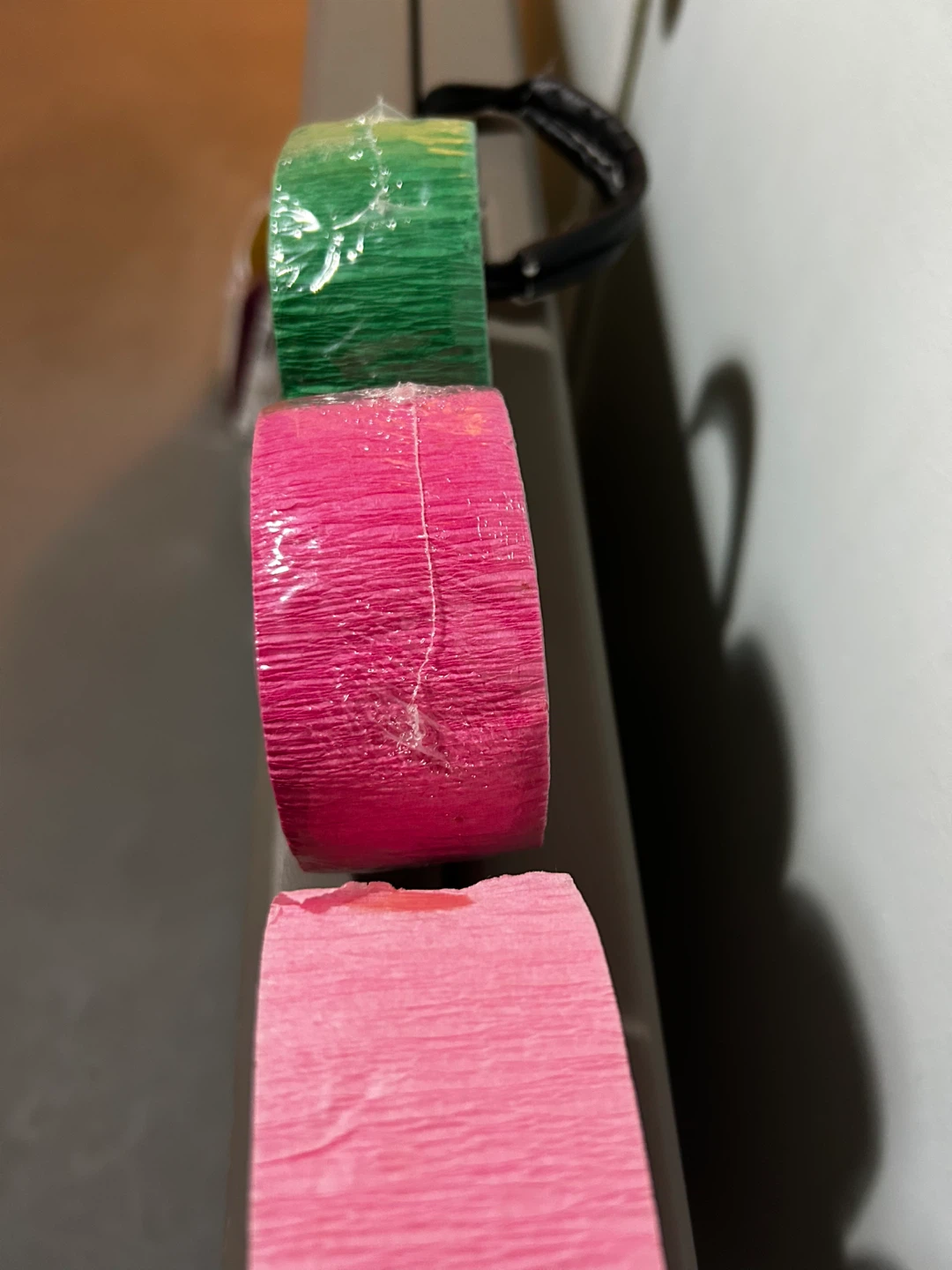 🥕Streamer Crepe Paper Rolls - Pink & Green - photo 2