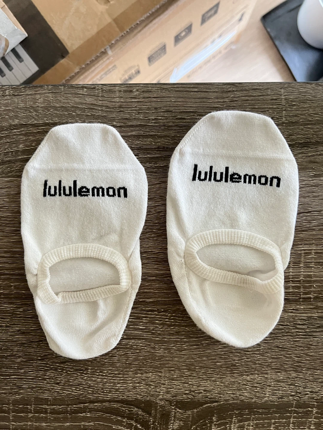 Lululemon White No Show Socks (Medium)