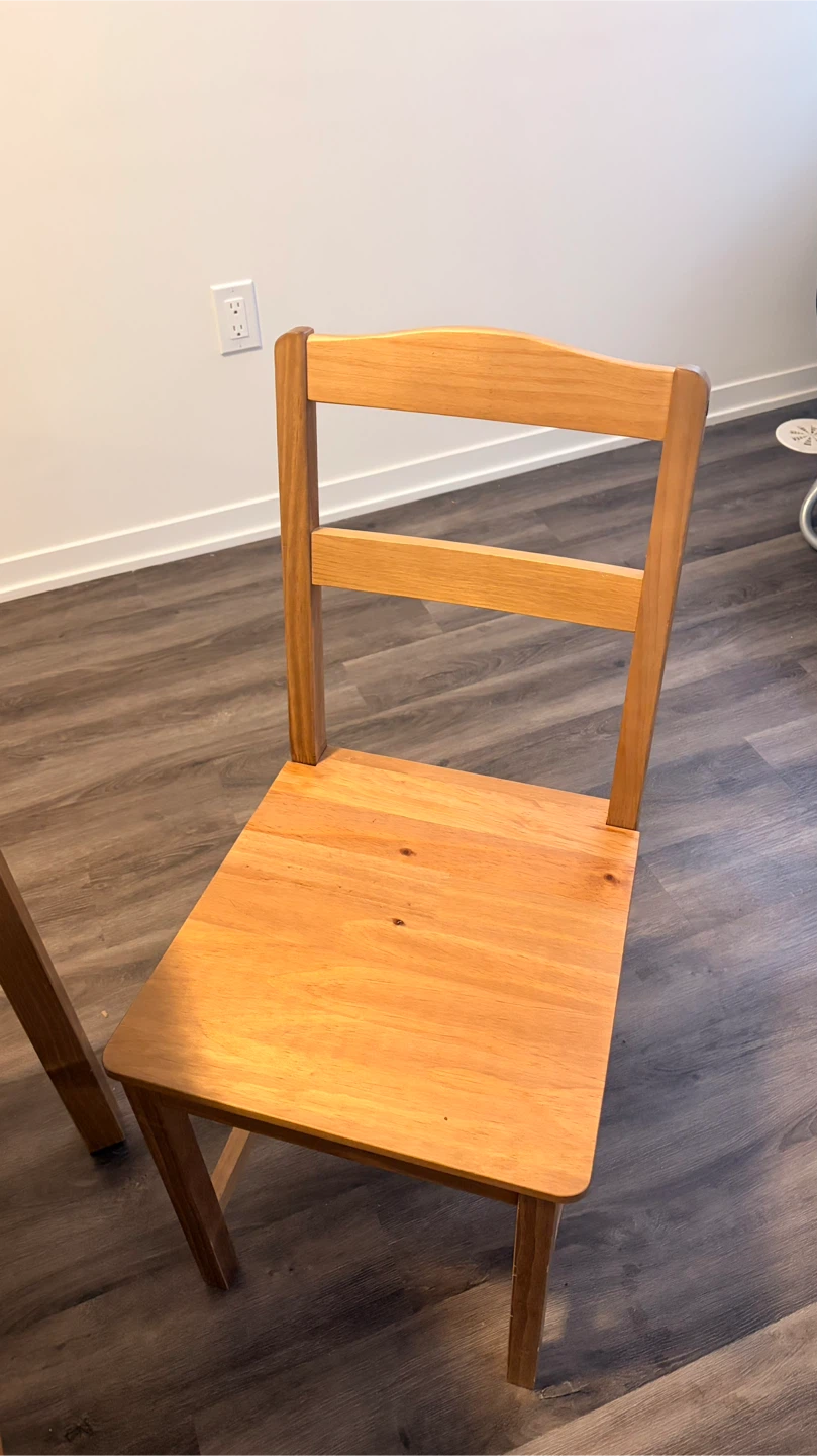 HÄGERNÄS Dining Table + 4 Chairs – Solid Wood – $40 - photo 3