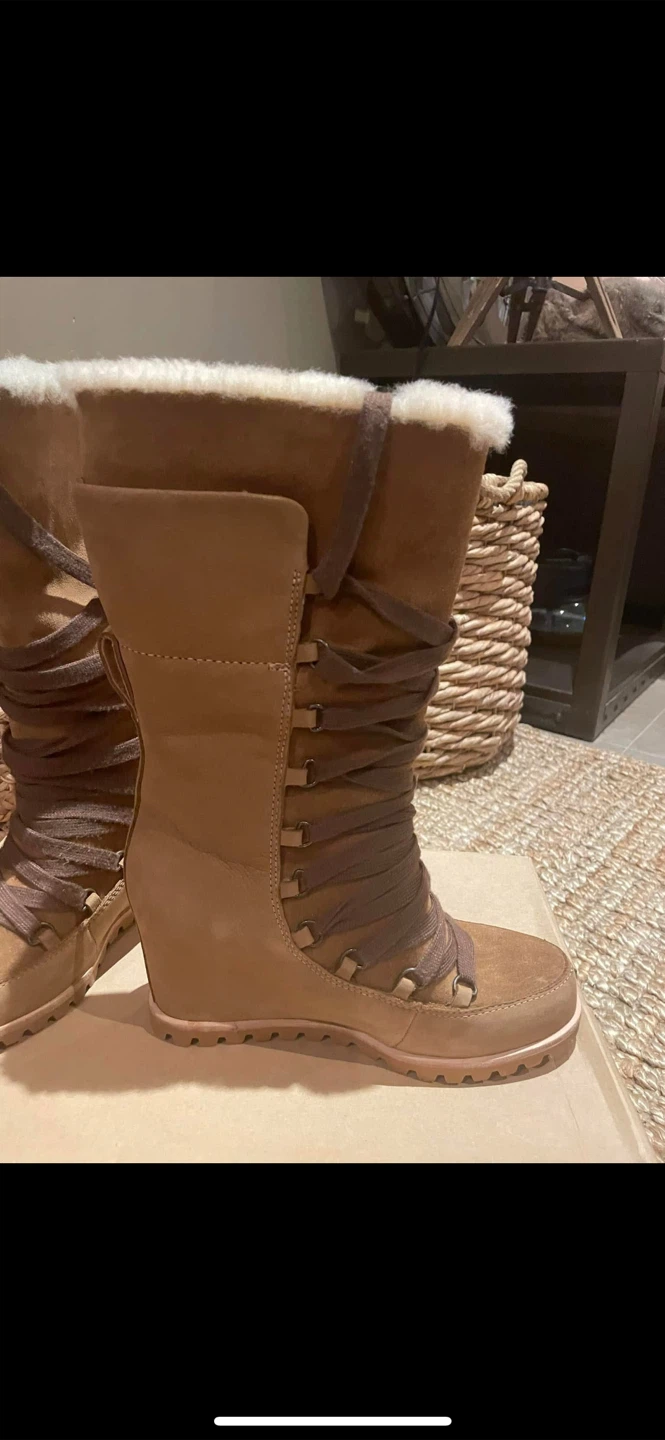UGG Wedge Boots, Size 7 - photo 3