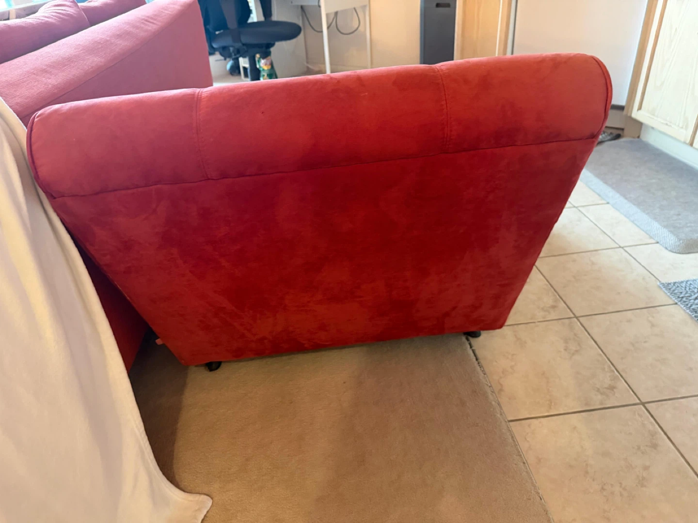 Red Lounge Chair - photo 3