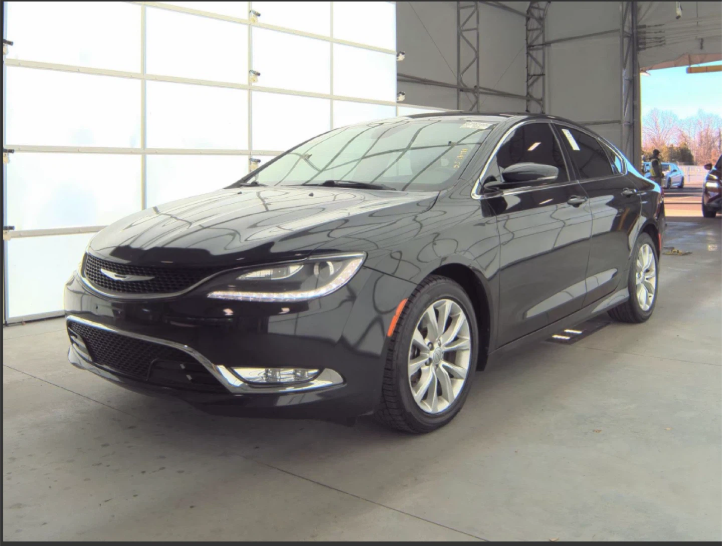Black Chrysler 200 Sedan - Great Condition! - photo 5
