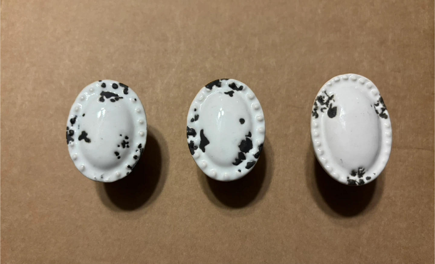 6 Ceramic Cabinet Knobs🥕White w/ Black - photo 2