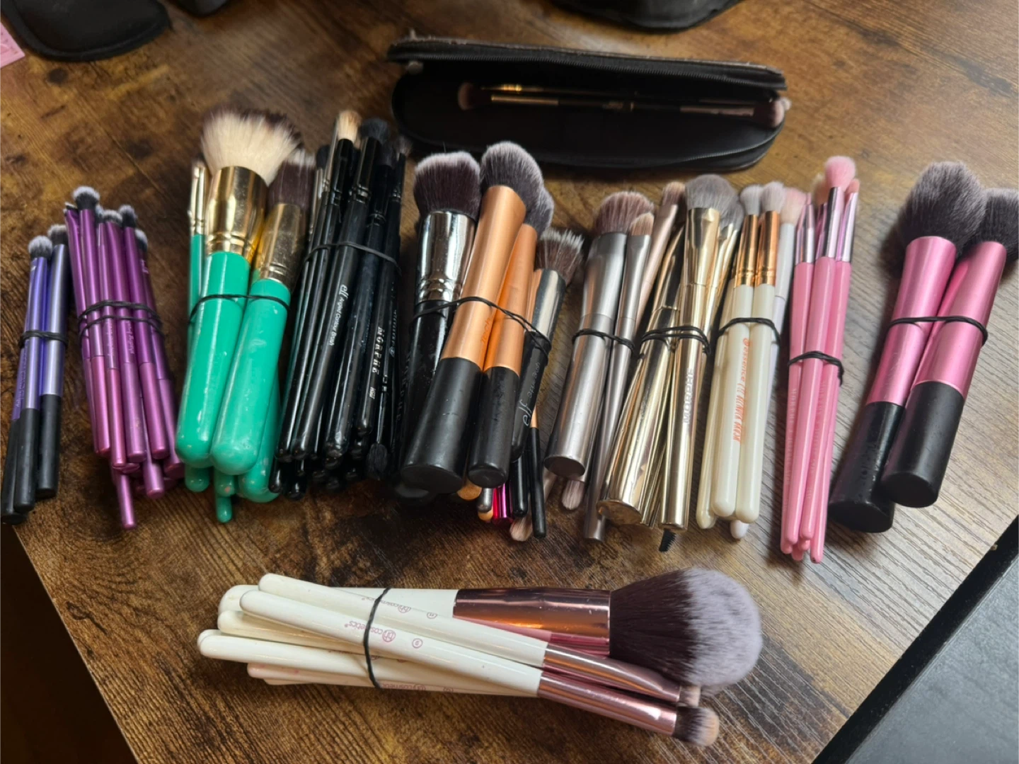 89 makeup brushes