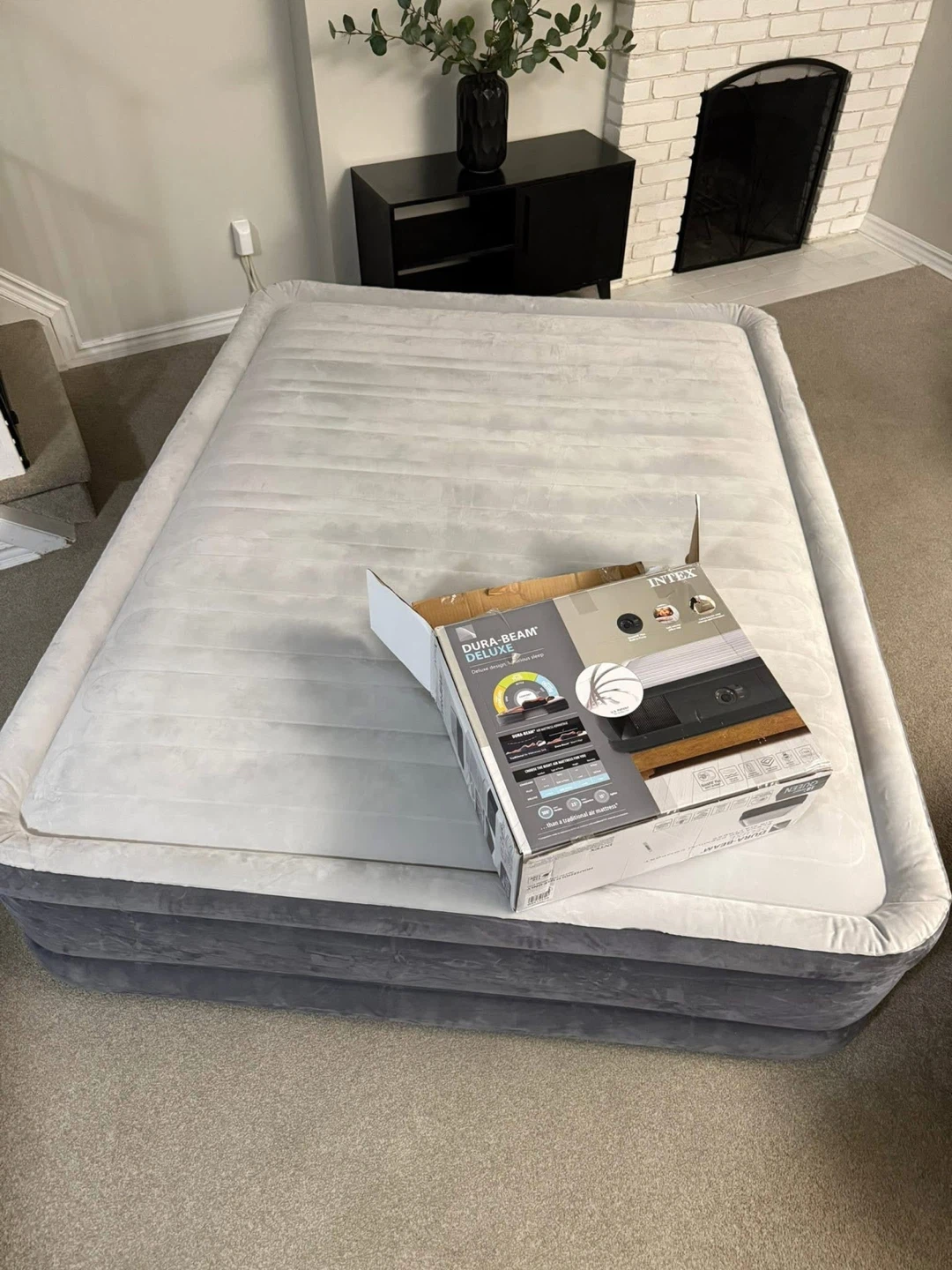 NEW Queen Self-Inflatable Deluxe Bed