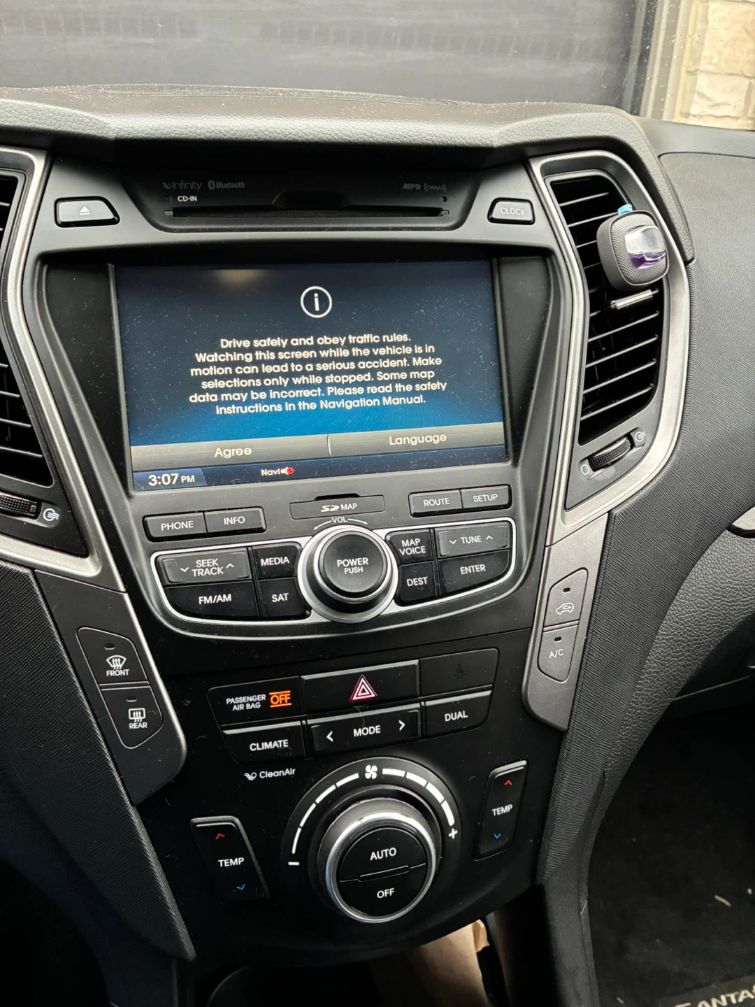 Hyundai Santa Fe SUV - photo 4