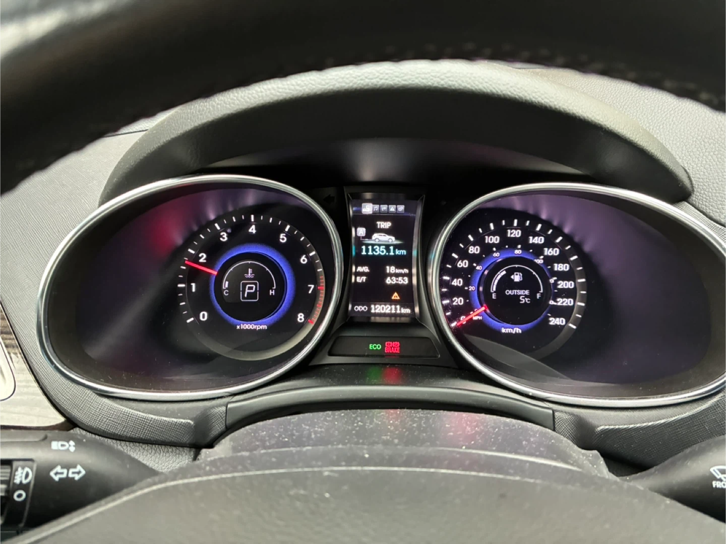 Hyundai Santa Fe SUV - photo 5