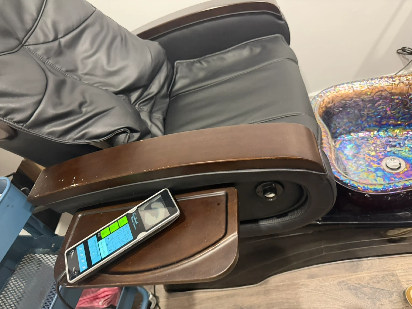 Pedicure Chair with Massage Function - photo 2