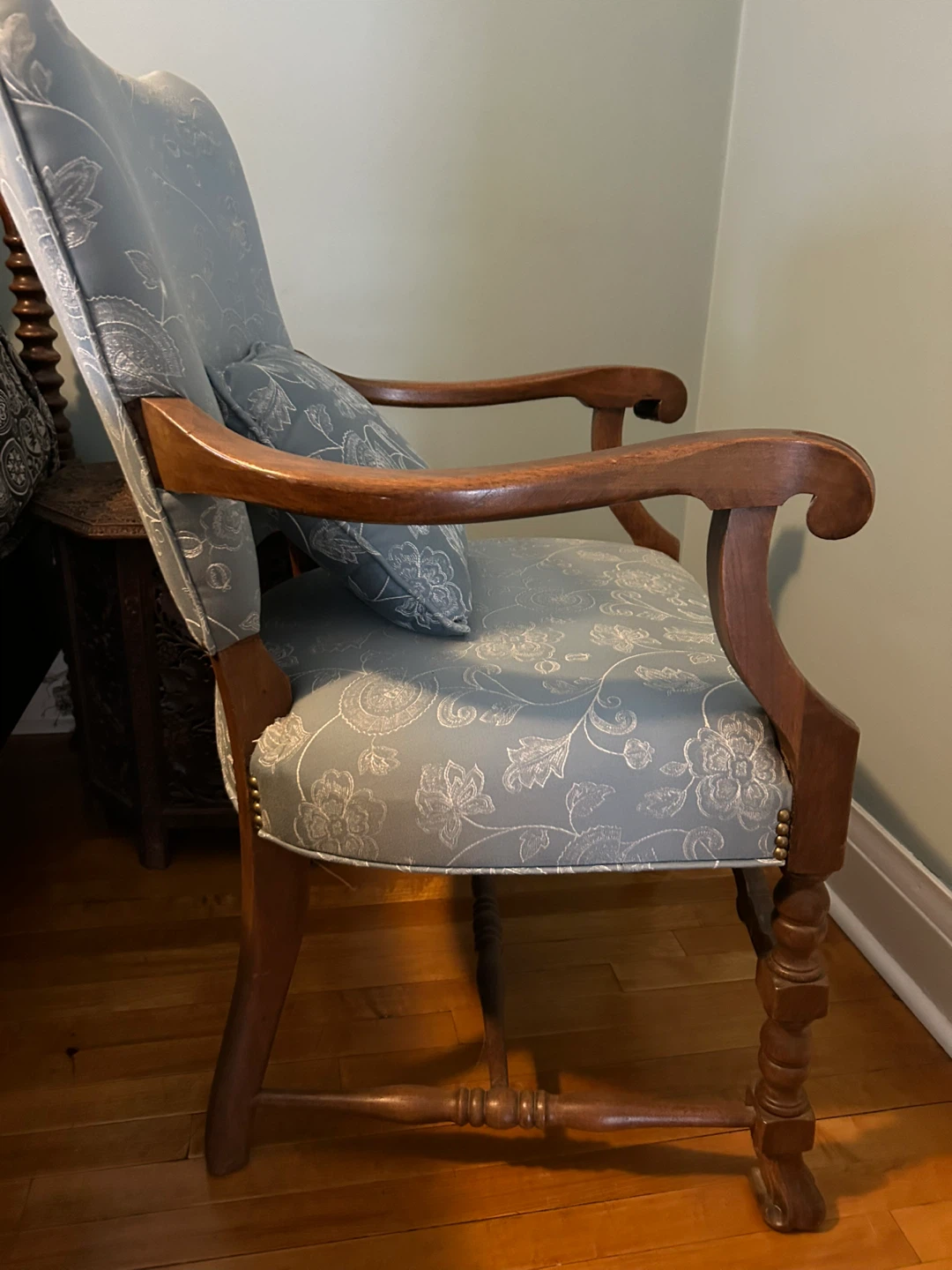 Floral Accent Chair with Pillow - photo 2