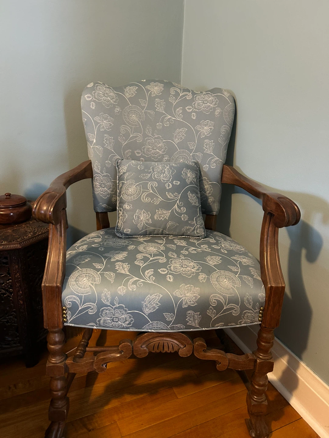 Floral Accent Chair with Pillow