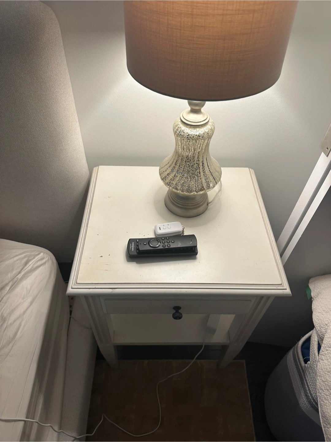 Ethan Allen White Wood Nightstand - photo 2