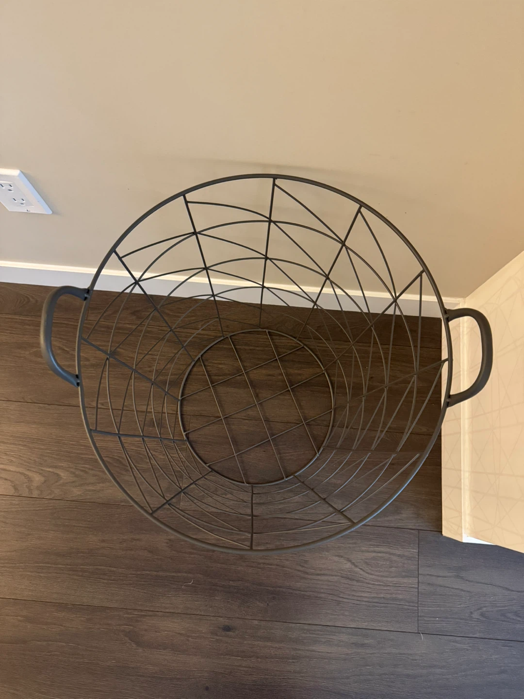 Metal Laundry Basket - photo 4