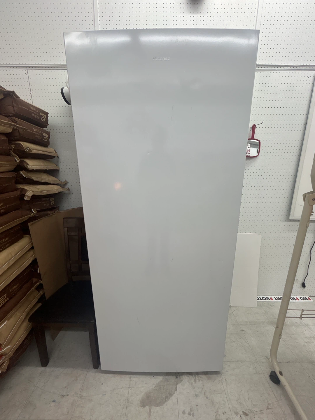 Hisense FV21D6DWE Upright Freezer - White