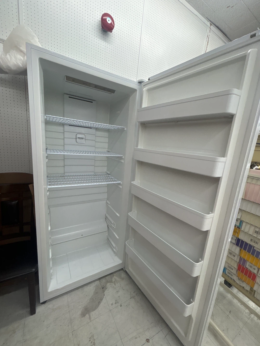 Hisense FV21D6DWE Upright Freezer - White - photo 2