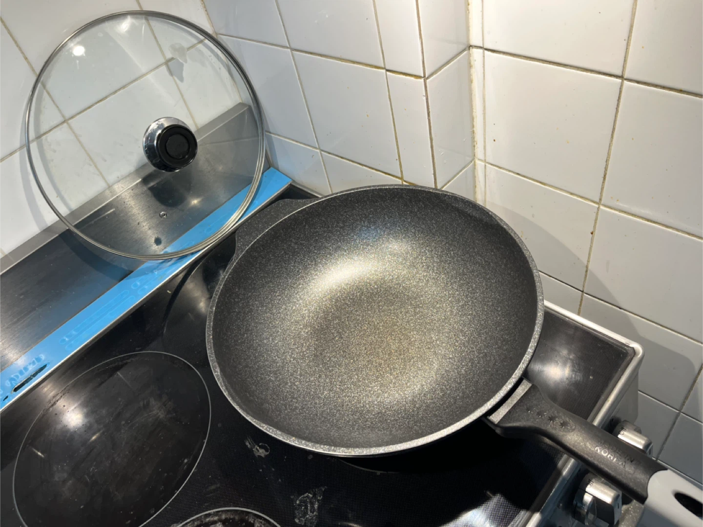 Non-stick Wok with Lid