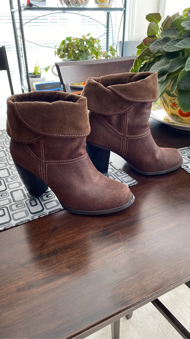 Cute Brown Suede Boots 🥕
