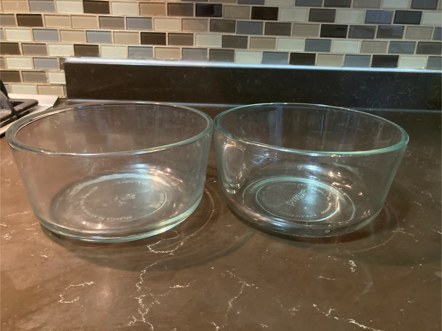 Pyrex Glass Mixing Bowls - Set of 2