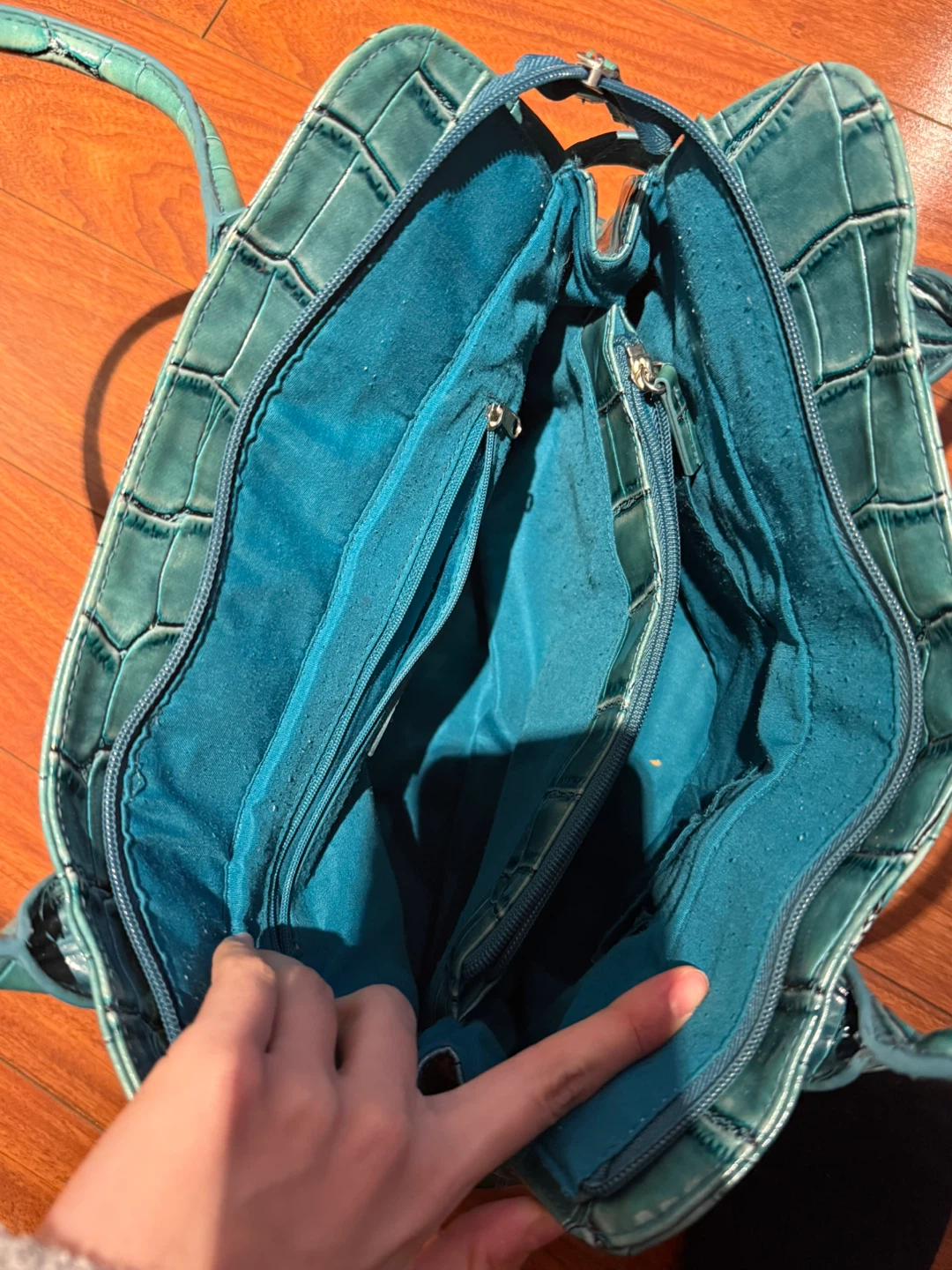 Rick's Teal Croc-Embossed Handbag - photo 3
