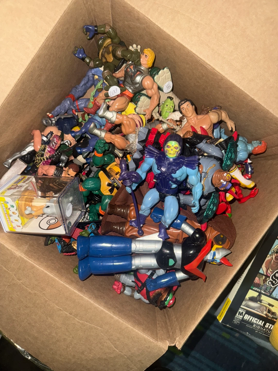 Box of Mixed Action Figures - photo 2