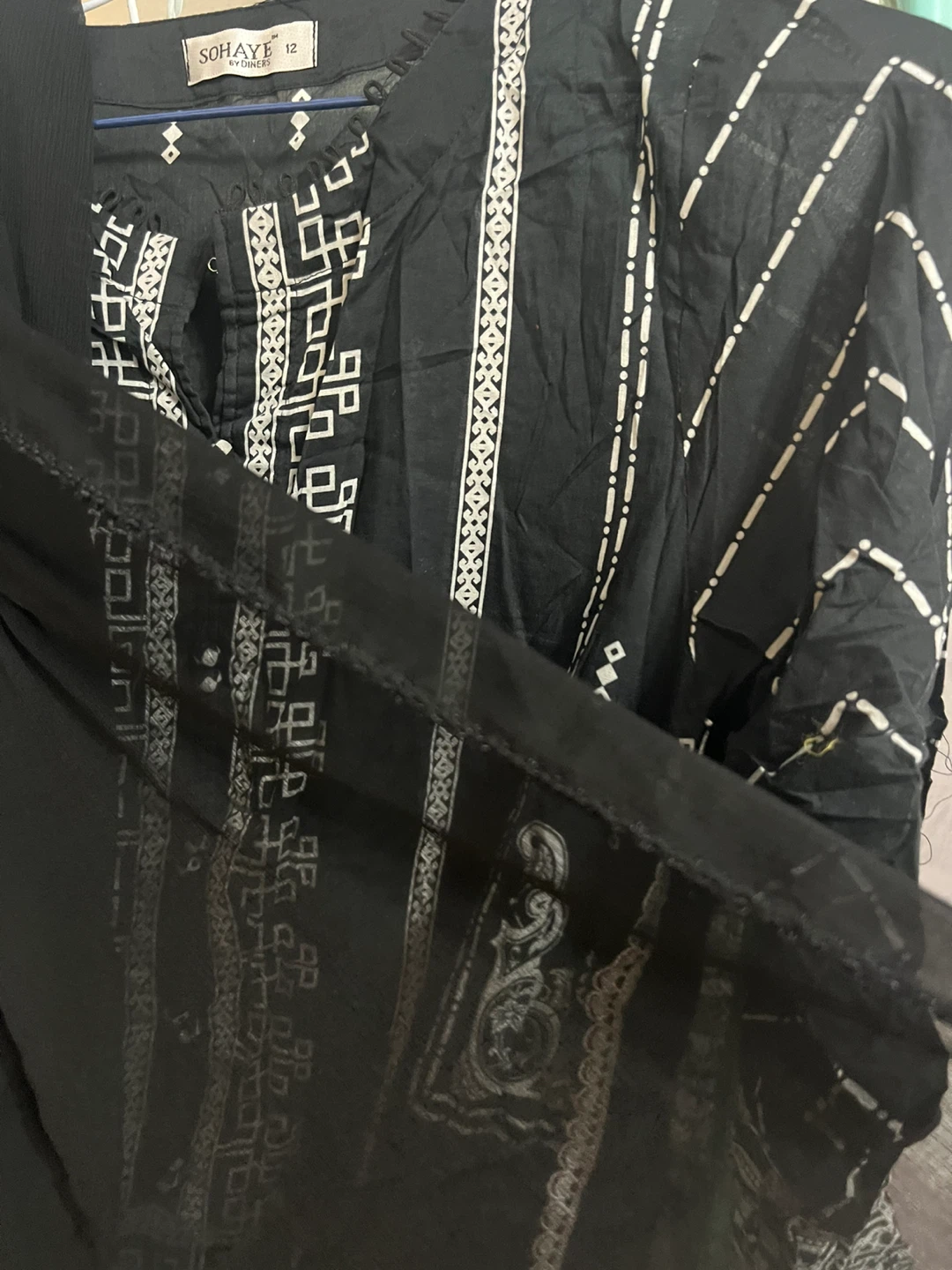 Sohaye Black Salwar Kameez - Size 12 - photo 5