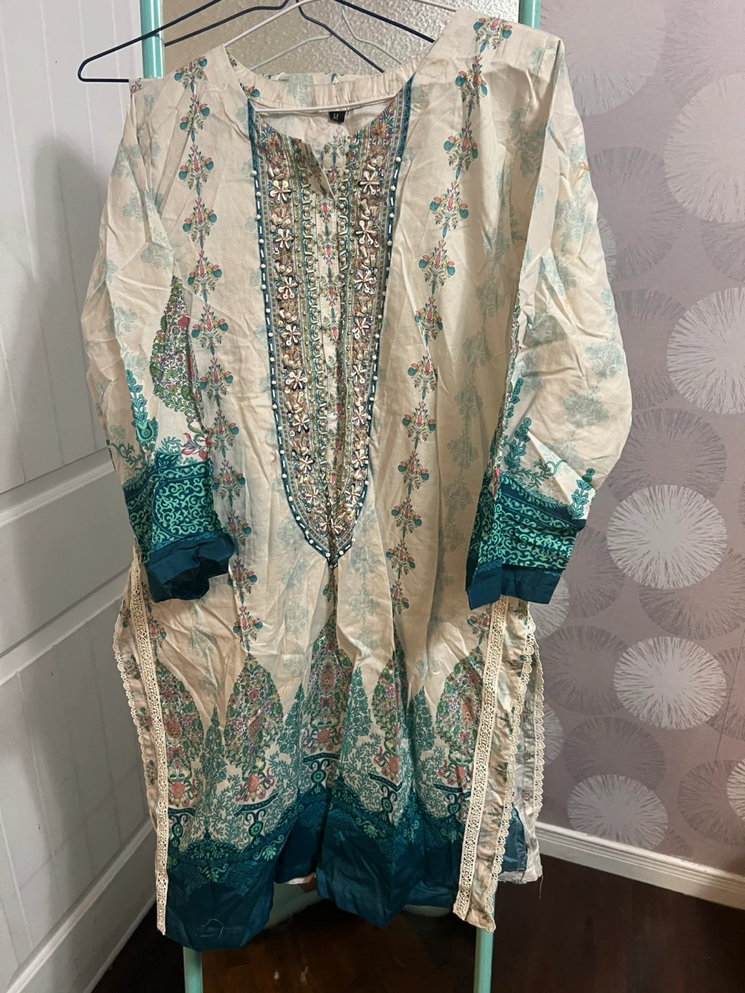 3 piece Embroidered Kurti - Size M - photo 2