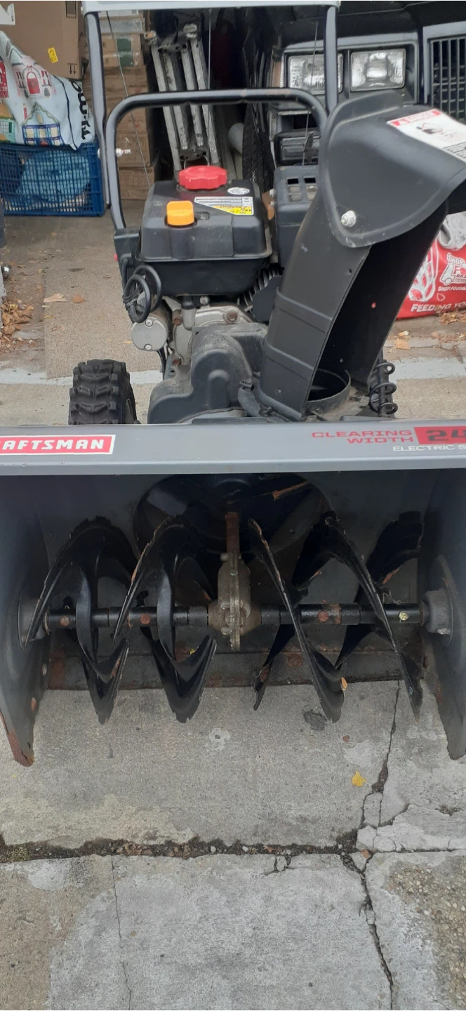 Craftsman 24" Snow Blower - photo 3